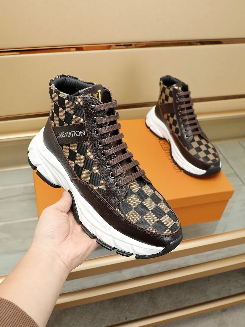 Factory P460 men's shoes 💰"LOUI* VUITTO*" popular men's casual shoes 💯Purchase-level quality, the upper is made of original materials with cowhide, the real thing is super shiny⚡️ Fashionable and versatile, the toe last shape is firm and full, the soles are LV original molds and can be put in and out at will. Light and comfortable on the foot ~ purely handmade, details determine the quality! Color: Two colors available. Size:38-44 (45 customized)